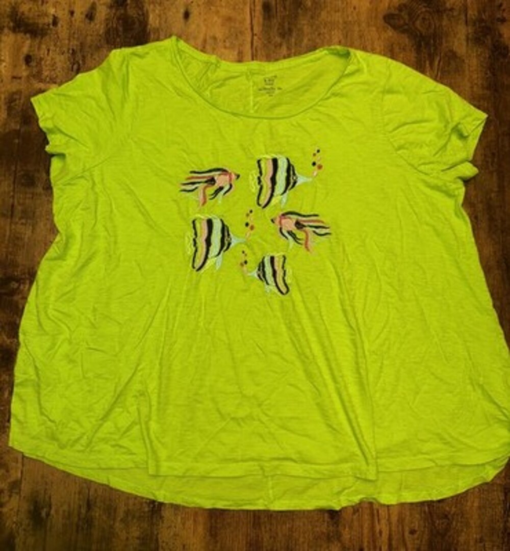 Crown & Ivy Lime Green Embroidered Tropical Fish Authentic Tee XXL